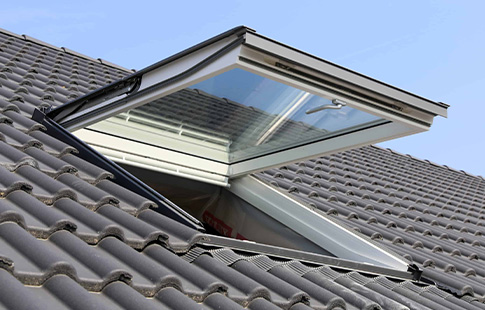 Pose de velux à Issy-les-Moulineaux (92130) dans les Hauts-de-Seine (92) Pose de velux à Issy-les-Moulineaux (92130) dans les Hauts-de-Seine (92)